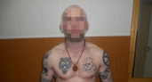 Пропаганда идей нацизма: в Кировской области мужчина сделал татуировку в виде свастики на щеке