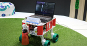 Юные разработчики из Кирово-Чепецка сконструировали робота с лазером для выжигания сорняков