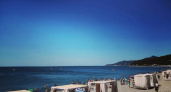 Купаться невозможно, сидим у берега: черноморский пляж преподнес неприятный сюрприз отдыхающим