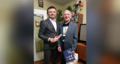 Глава Кирово-Чепецка Сергей Завьялов поздравил местного долгожителя с юбилеем