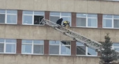 Из здания кирово-чепецкой администрации спасли условно оставшегося человека