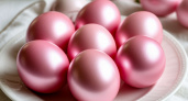 Свекла и луковая шелуха в полном пролете: красим пасхальные яйца новым способом — скорлупки будут цвета розовой дымки