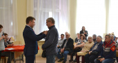 Ветераны получили нагрудные знаки за вклад в развитие Кирово-Чепецка