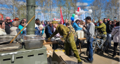Парад, полевая кухня и выставка ретро-автомобилей: в Кирово-Чепецке прошли мероприятия в честь 9 Мая