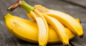 Банановую кожуру посыпаю солью — весь май не нарадуюсь своей смекалке: лучший лайфхак для лентяев