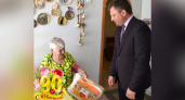 Мэр Кирово-Чепецка поздравил местную долгожительницу с 90-летием