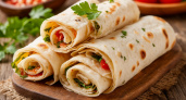 Молниеносная закуска: лаваш-рулетики с изысканной начинкой — исчезнут с тарелки за считанные минуты