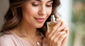 Каких женщин любят: нужно ли обливаться духами и носить яркие наряды