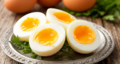Не кладите вареные яйца в холодную воду: важное правило, которое стоит запомнить навсегда