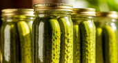 Малосольные огурчики всегда солю с хлебом: самый необычный рецепт - получаются очень хрустящими