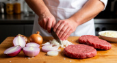 Лук для котлет: резать, тереть или молоть: однозначный ответ шеф-повара избавит вас от сомнений навсегда