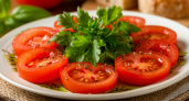 "Невероятная закуска к любому столу": как превратить простые помидоры в яркое блюдо за пару часов