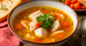 Классический рыбный суп из консервов: простой и ароматный обед за 30 минут