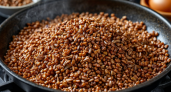 Почему я всегда обжариваю гречку перед варкой: вкус становится ярче, а сама крупа — как из детства, ореховая и тёплая