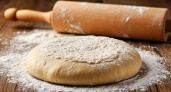 Почему направление раскатки теста определяет качество выпечки: научный подход к идеальной текстуре