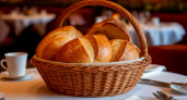 Почему в ресторанах первым делом приносят хлеб - хитрый ход, которым из вас вытягивают деньги 