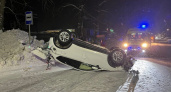В Кирово-Чепецке водитель иномарки покалечился в жестком ДТП с сугробом