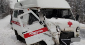 Машина скорой помощи попала в массовое ДТП с грузовиком в Оричевском районе