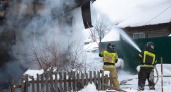 Под Кирово-Чепецком 17 человек тушили пожар на площади 110 квадратных метров