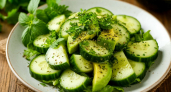 8 салатов из одного огурца: разные заправки — совершенно разный вкус. А времени на каждый — 10 минут