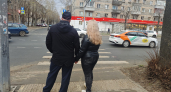 Кто первым здоровается по этикету: 8 правил, которые спасут от неловкости (от рукопожатия до поцелуя руки)