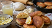 Пирожки с картошкой получатся мягкими даже на следующий день: как работает тесто на отваре и почему его нельзя забивать мукой