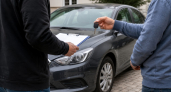 Покупатель требует вернуть автомобиль после сделки: какая оговорка в договоре снижает риск суда и лишней доплаты продавцу