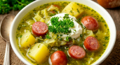 Обычные супы с картошкой и мясом остались зимой. В тренде этим летом — зелень, молодой щавель и крапива и чесночная сметана