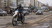 Почему эндуро всё чаще выбирают для города: три причины, из-за которых лёгкие внедорожные мотоциклы теснят дорожники