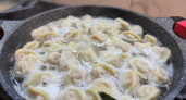 Пельмени за 500 рублей - не мясо, а химия: технолог показал, что скрывает пачка с "элитной" начинкой