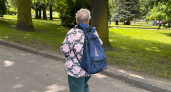 Не чёрный и не белый: 5 оттенков для женщин 65+, которые визуально освежают лицо и стирают морщины ластиком