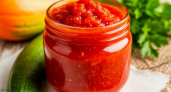 Кабачковая аджика — не классика, но вкуснее: мягкая, острая, чесночная, улетает с хлебом за минуту