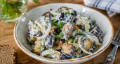 3 баклажана и стакан сметаны: вкуснейшая горячая закуска, которая напоминает грибы