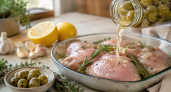 Рассол от оливок больше не выливаю: заливаю им курицу на час — вкус совсем другой