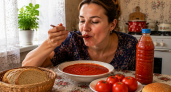 Банки — прошлый век: храню томаты в пластиковых бутылках: новый способ заготовки урожая без варки и стерилизации