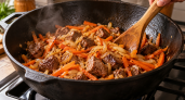 Что первым бросать в казан — лук или мясо: одна ошибка превращает плов в обычную рисовую кашу