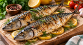 Смешиваю и поливаю скумбрию – от горечи и след простыл: вот простая хитрость для вкусной рыбки