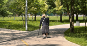 Желание тишины после 55 лет — не каприз: почему шумные компании начинают утомлять сильнее