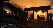 В Кирове сгорели частная баня и веранда из-за неисправность электрооборудования