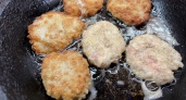Масло после жарки не выливаю сразу: 3 признака подскажут, можно ли использовать его ещё раз