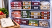 Перестала выбрасывать продукты из морозилки: как организовать запасы, чтобы всё было на виду