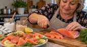 Узнала, как правильно солить горбушу — в 2 раза нежнее и вкуснее семги: золотую формулу запомните раз и навсегда 