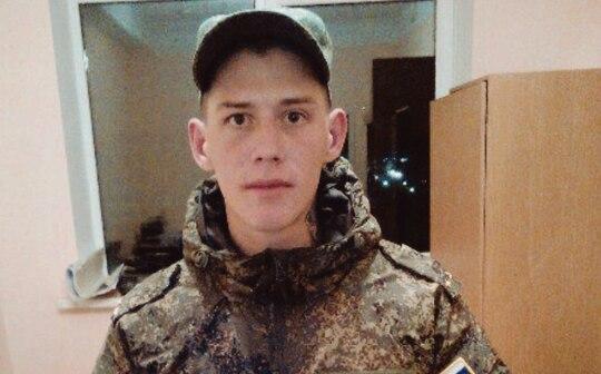 Одноклассники собирают помощь болеющему парню, оставшемуся без крыши над головой