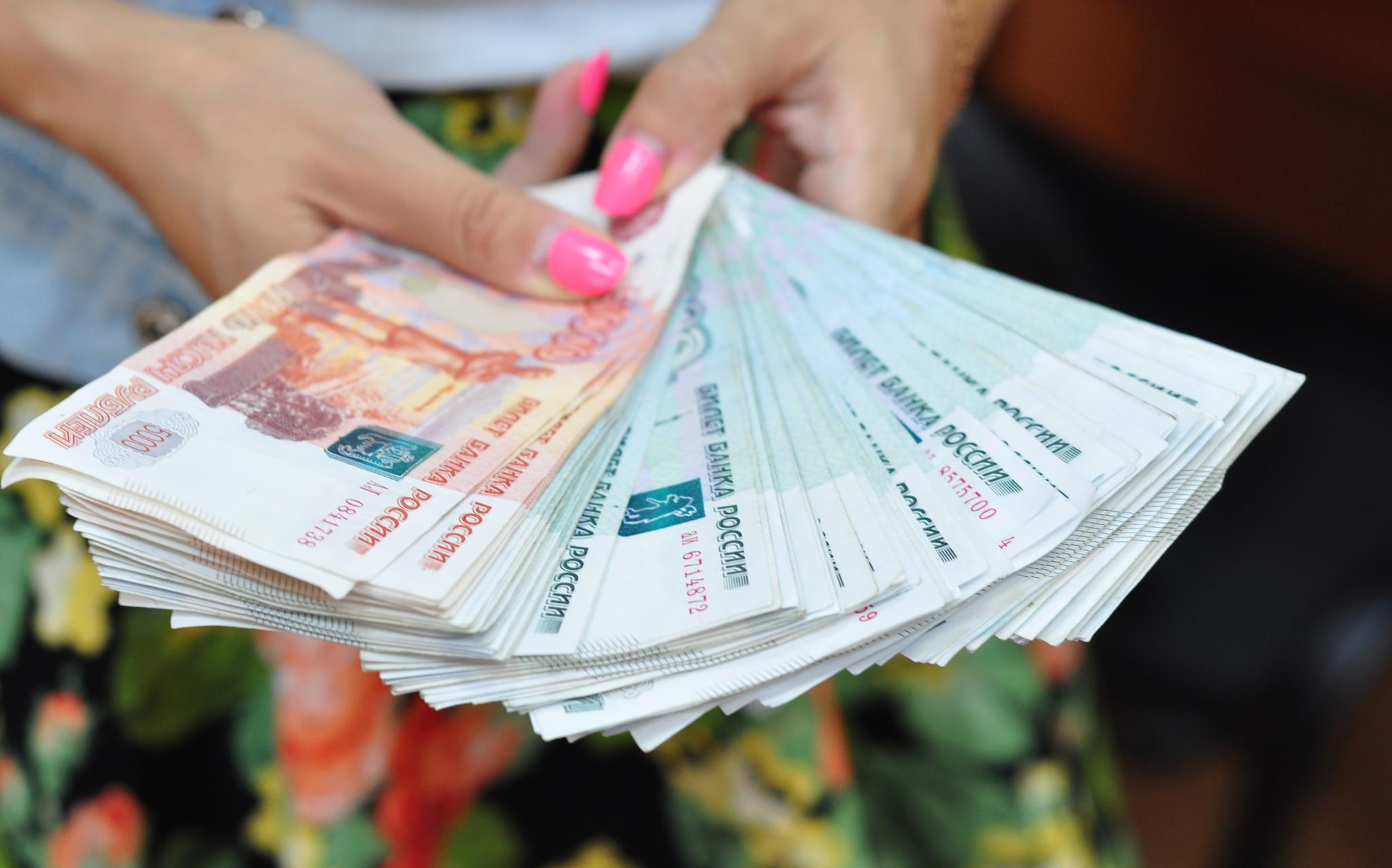 Чепчанка обманывала людей на деньги, фиктивно продавая квартиру сына