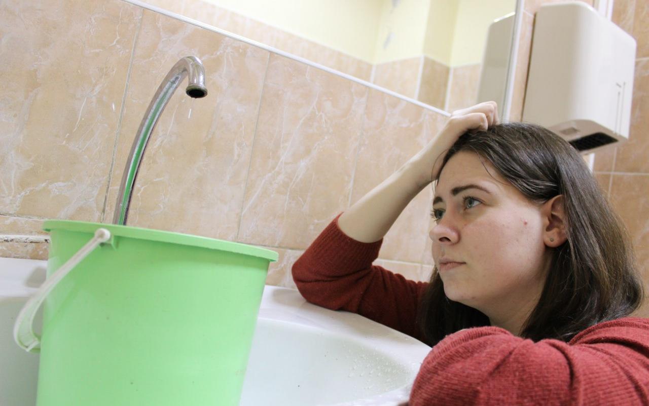 Из-за коммунальной аварии без воды остались жильцы нескольких домов