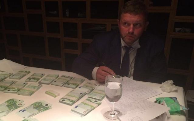 Адвокат Белых рассказал о деньгах, из-за которых задержали его подзащитного