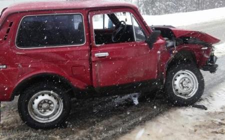 В Чепецком районе столкнулись три машины: травмированы шесть человек