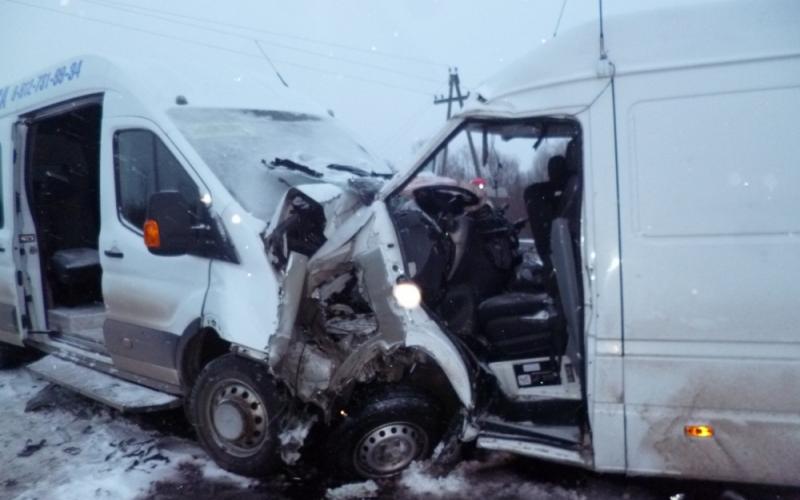 На трассе Киров - Советск произошло ДТП: пострадали 14 человек, один погиб