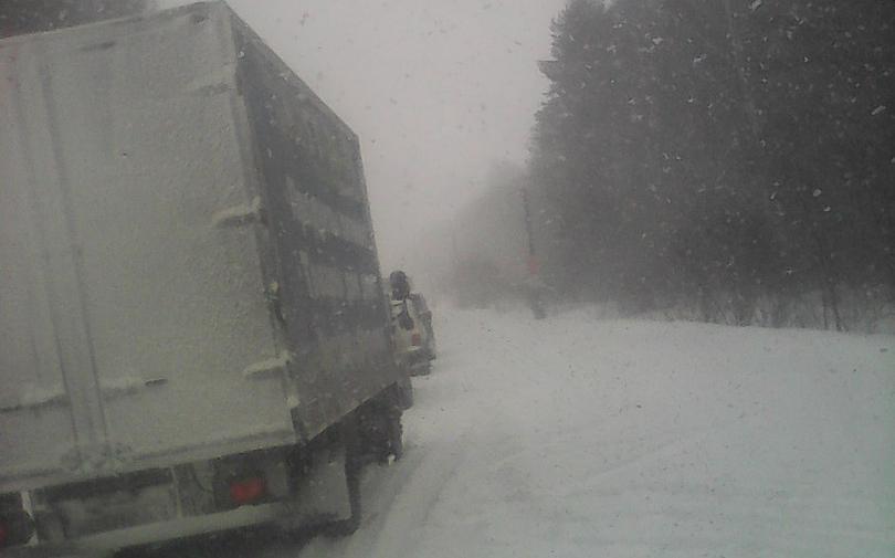 По дороге из Кирова в Чепецк образовалась многокилометровая пробка