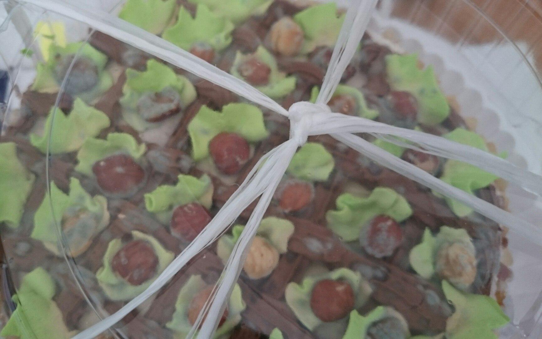 7 неприятных сюрпризов в еде чепчан: торт с плесенью и мясо со слизью